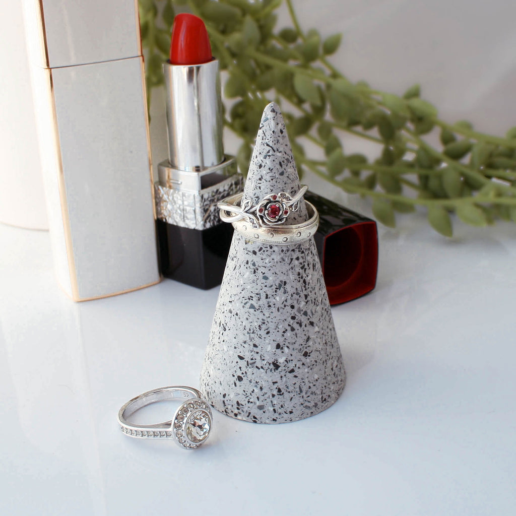Ring cone in granite grey | Ring holder for jewellery