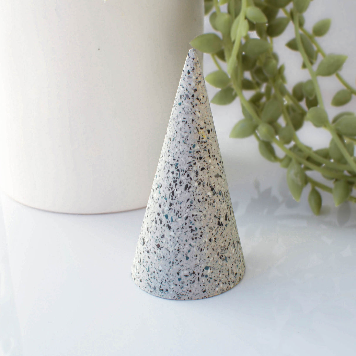 Ring cone in granite grey | Ring holder for jewellery
