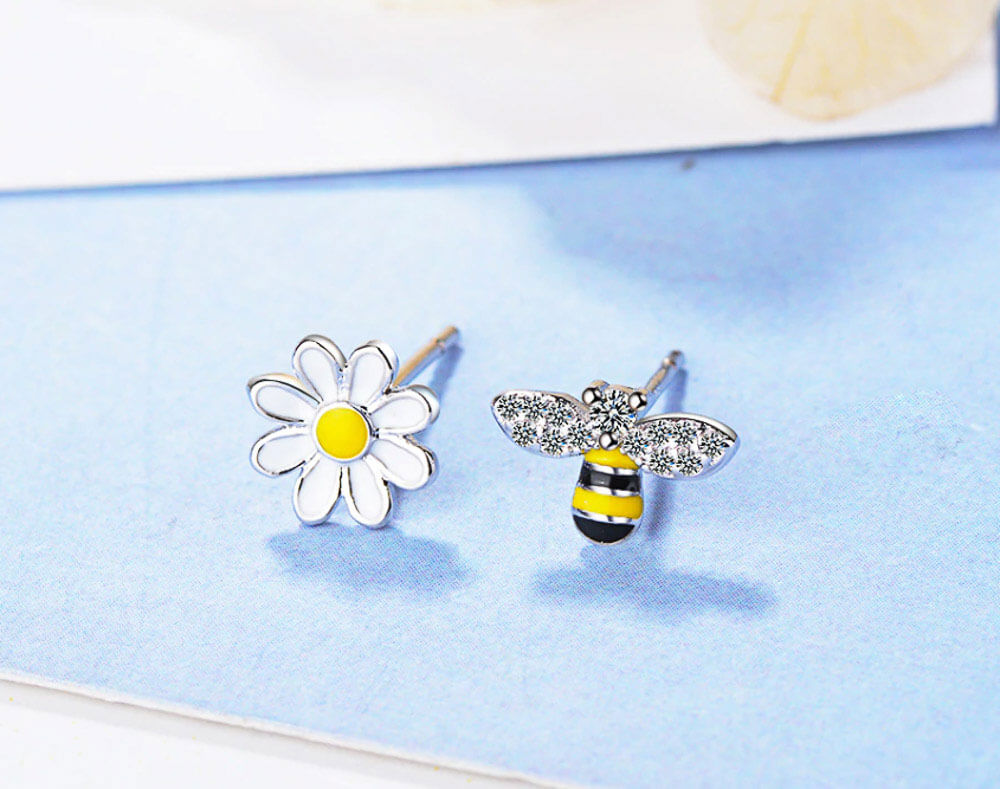 Enamel stud earrings for women