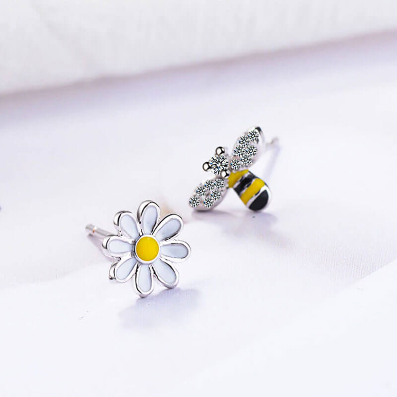 Bee and flower stud earrings for women