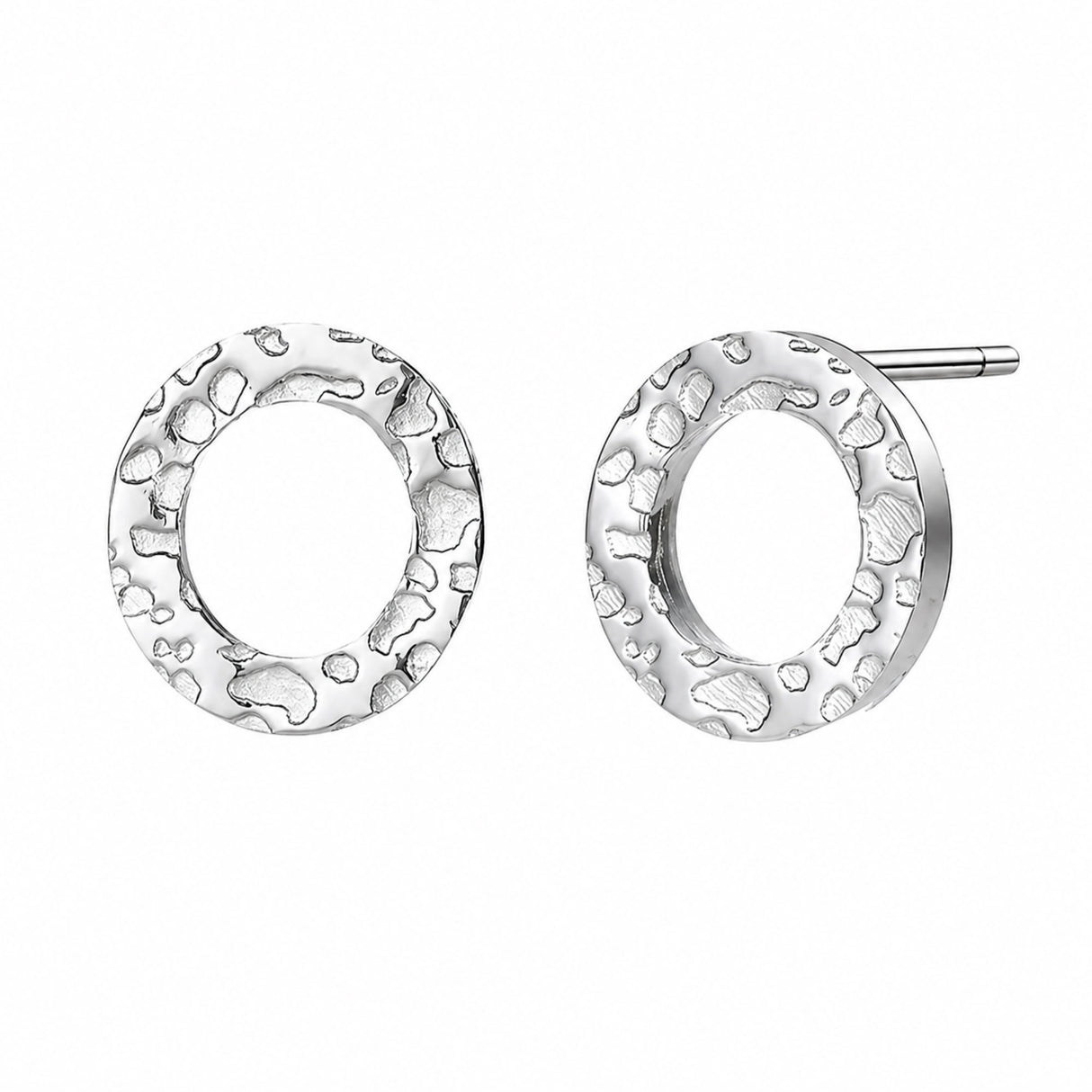 Small Silver hammered circle stud earrings 