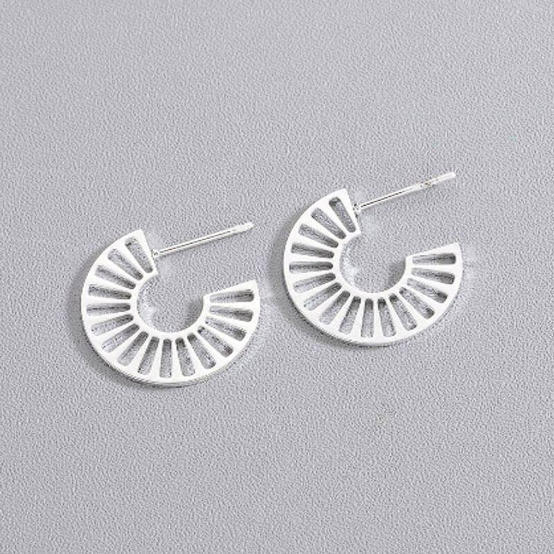 Geometric circle stud earring hoops | Minimalist Jewellery Gifts